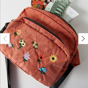 BAGGU embroidered fanny pack